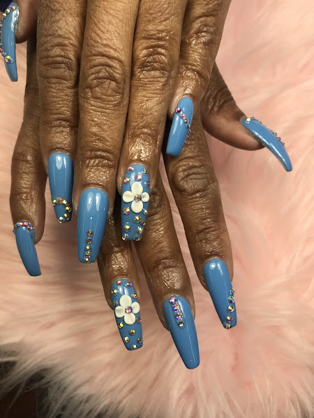 P T Nails Salon 3