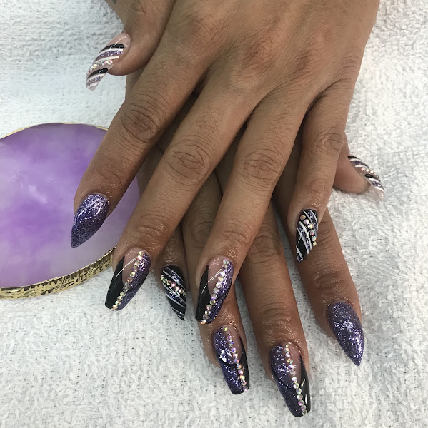 P T Nails Salon 5