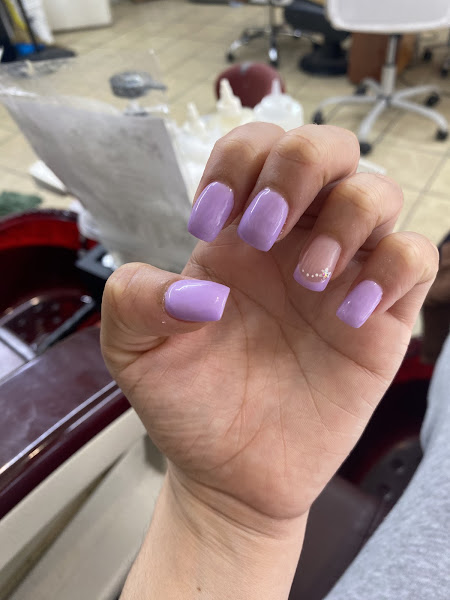 Phong Van Nail