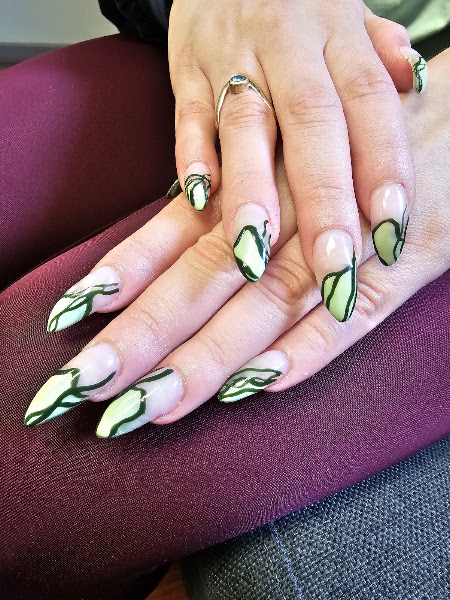 Luxxe Nail Spa LLC 4
