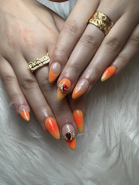 Chrissy Nails 4