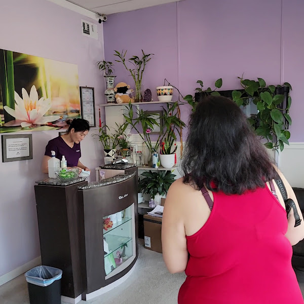 Loosen Up! Massage & Facial Spa 3