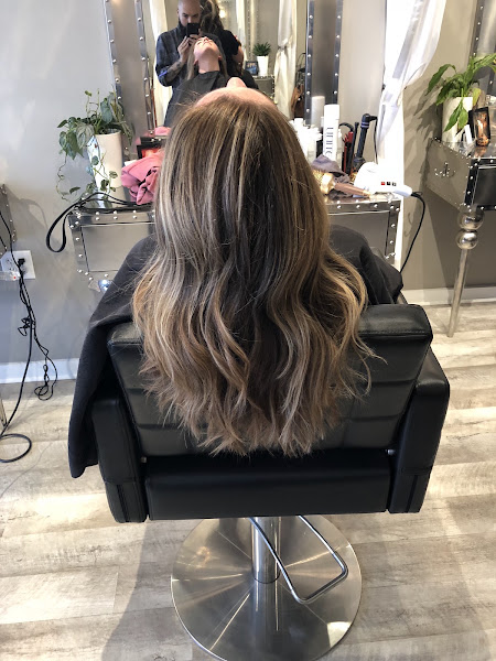 Bobby Mack & Co Hair Studio 5