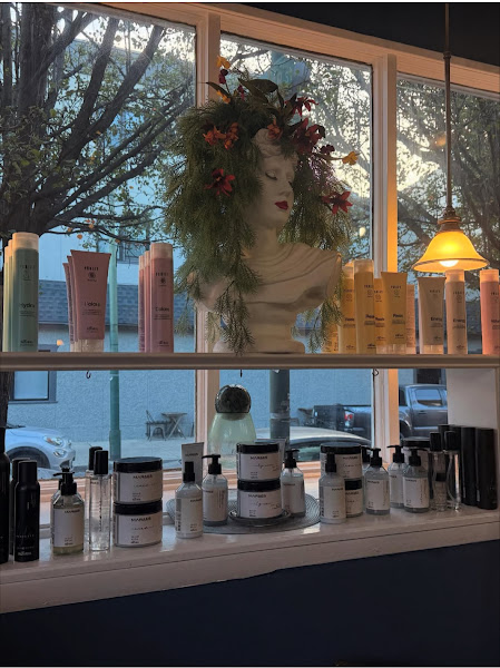 Hot Waves Salon 4