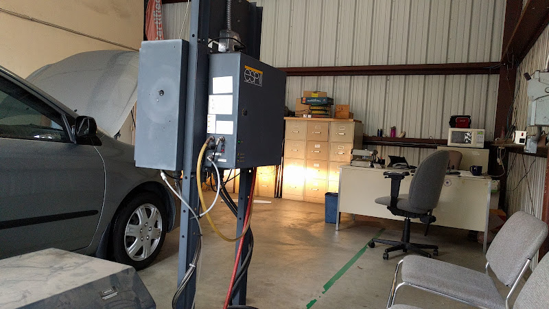 Lee's Auto Repair 1