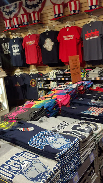 Philadelphia Old City Souvenirs and Gift 3