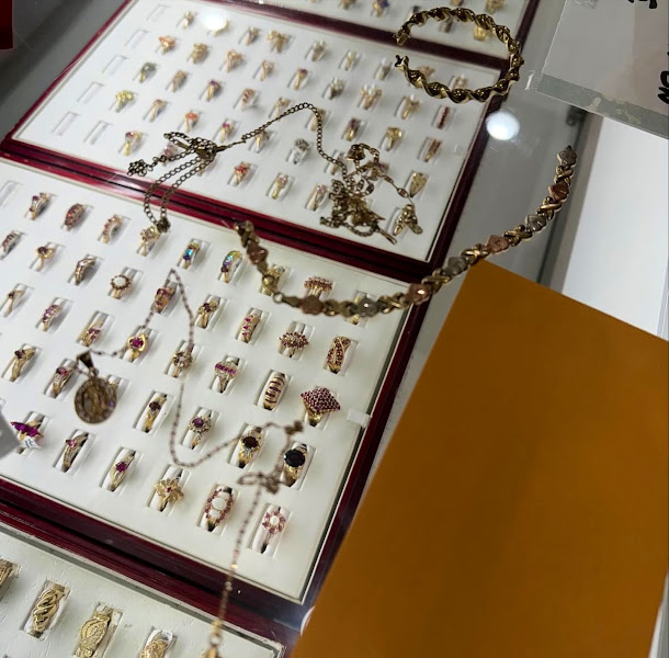 M Jewelers Inc 5