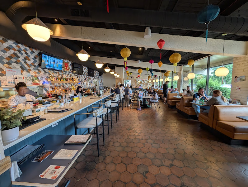 Com Nha Kitchen & Bar 2