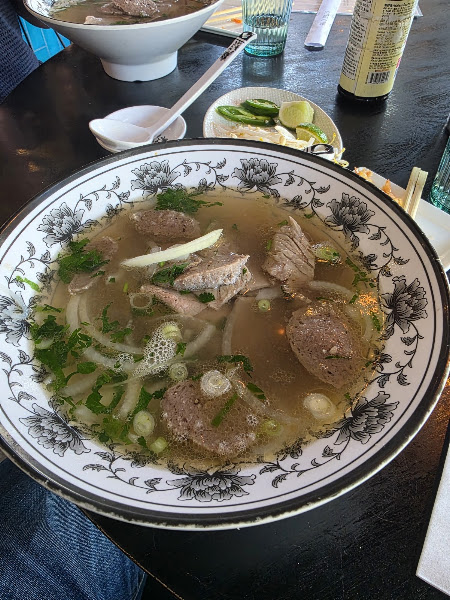 Phở & Bar 4