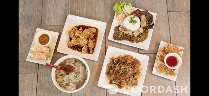 9 Mile Phở 4