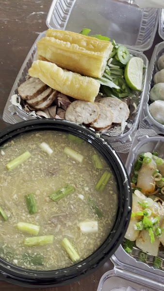 New Saigon Bakery and Deli 3