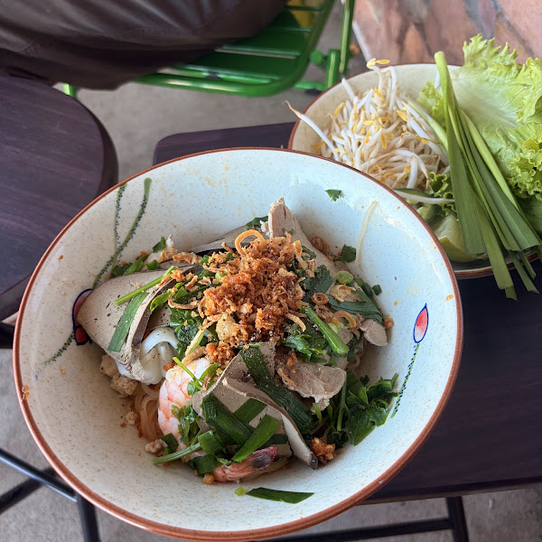 CHÀO & CHÉN VIETNAMESE KITCHEN 4