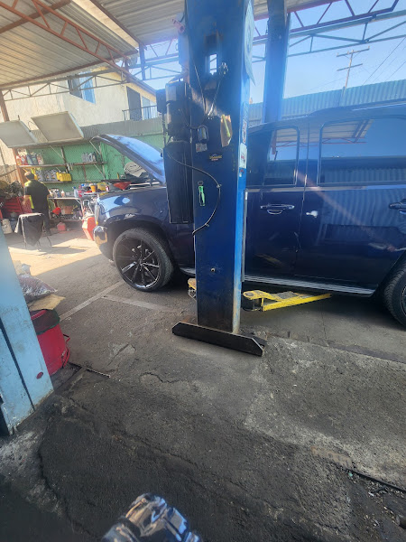 Villa's Auto Center General Mechanic 2