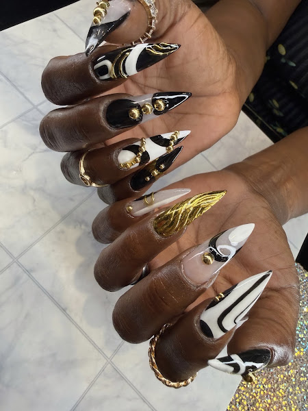 Mainstream Nails 5