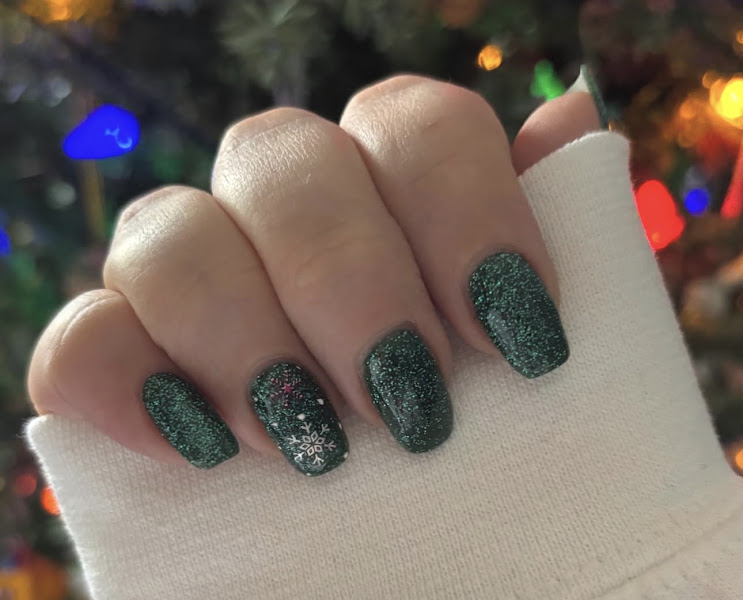 LUX Nails & Lashes 4