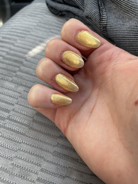 A & a Nails 4