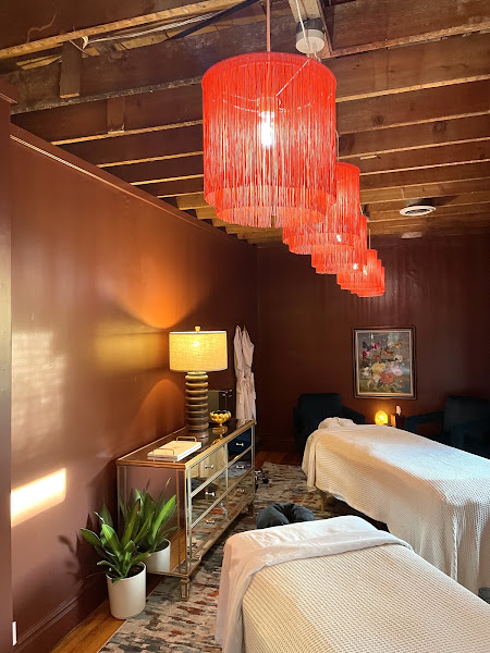 Symmetry 360 Massage Highlands 4