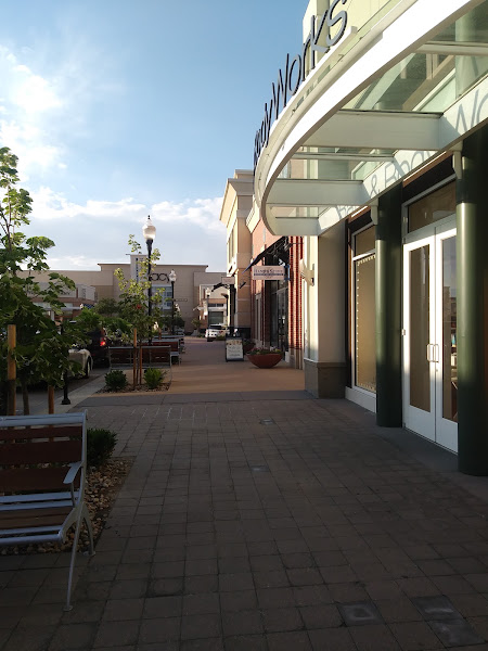 Hand & Stone Massage and Facial Spa 5
