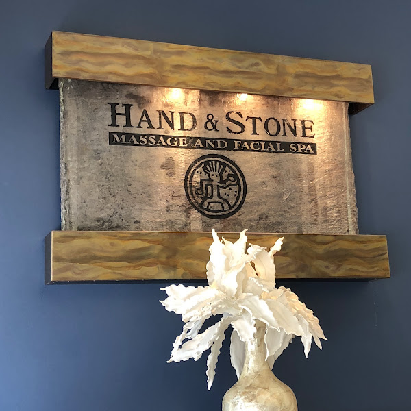 Hand & Stone Massage and Facial Spa 4