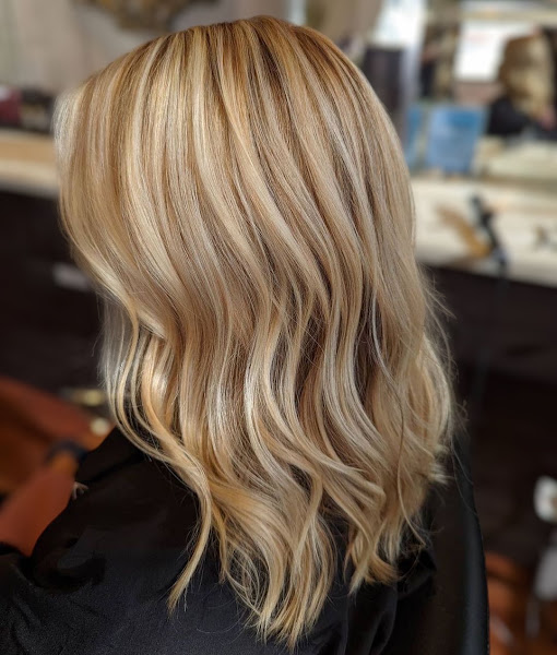 Deseo Salon & BlowDry 2