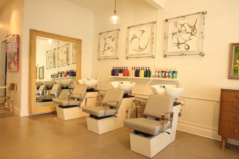 Luxe Salon 4
