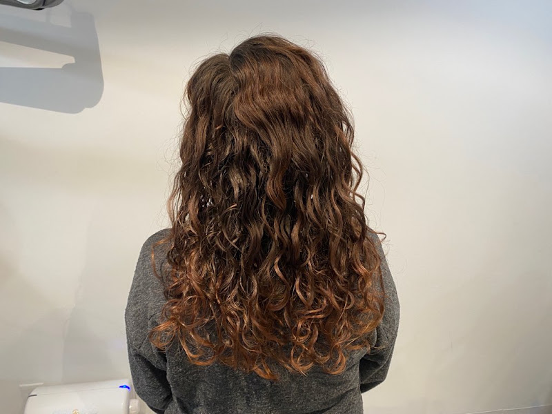 Awesome Hair - Yelena Styles Salon 4