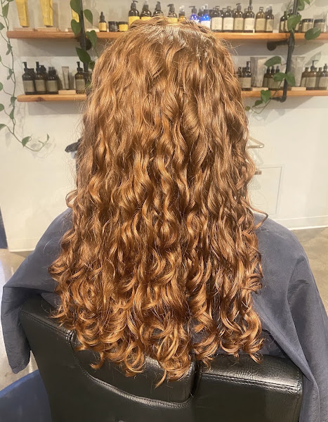 Dew Salon ✂ 4