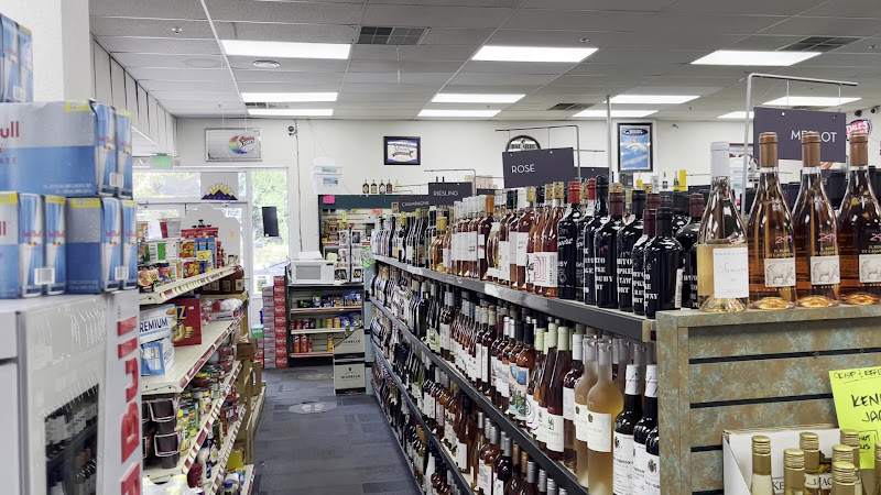 Capitol Heights Pharmacy & Liquor 3