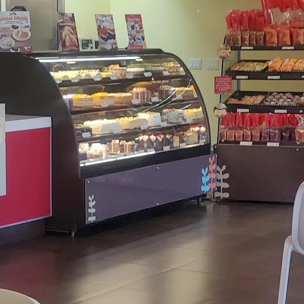 Red Ribbon Bakeshop 2