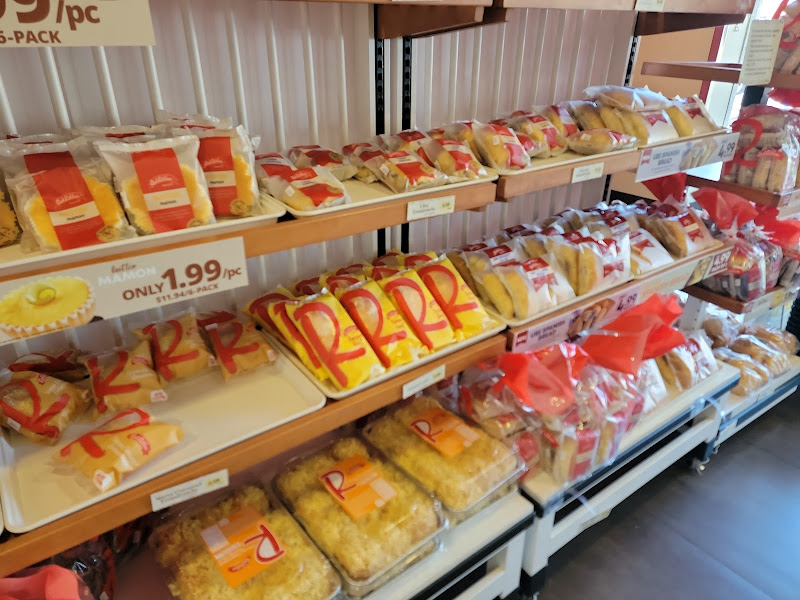 Red Ribbon Bakeshop 5