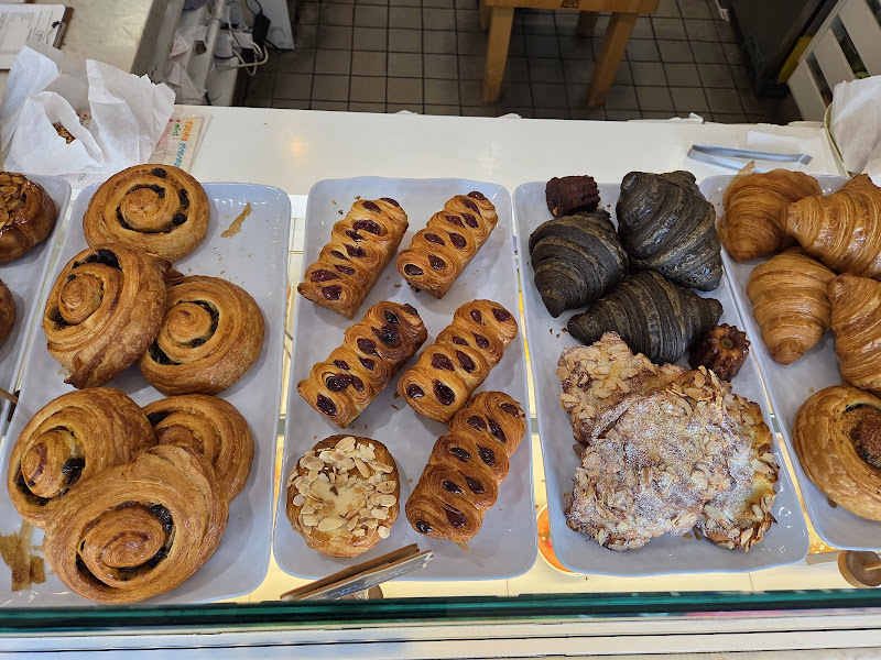 E Patisserie & Cafe 4