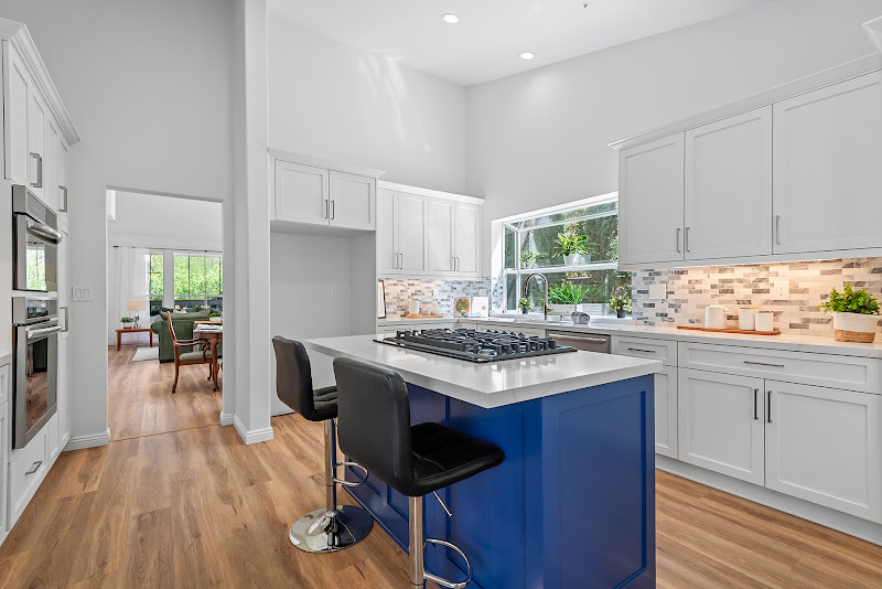 Juan Munoz, Realtor 4