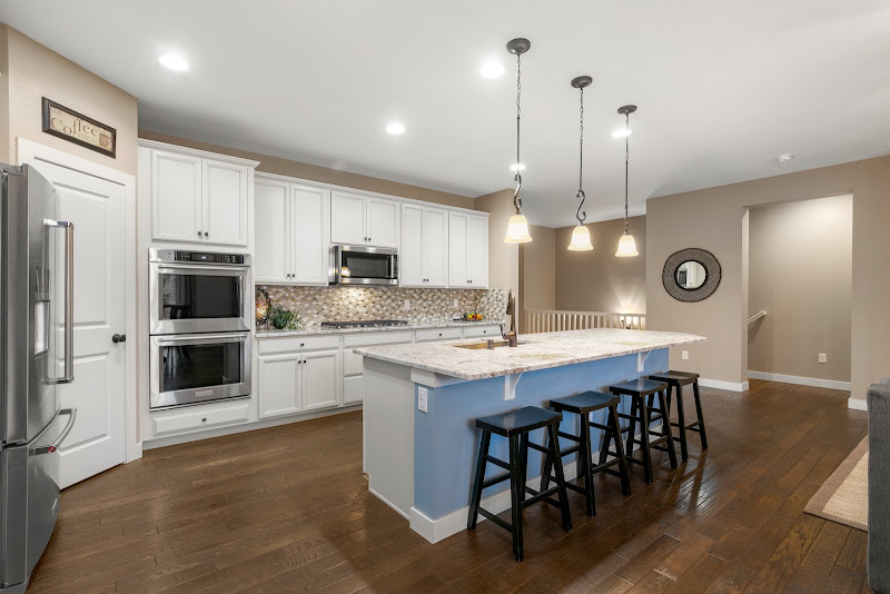 Larson Home Realty 2