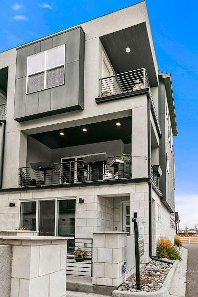 Larson Home Realty 5