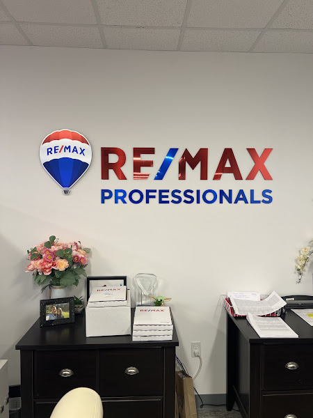 Tony Nguyen RE/MAX Professionals 4