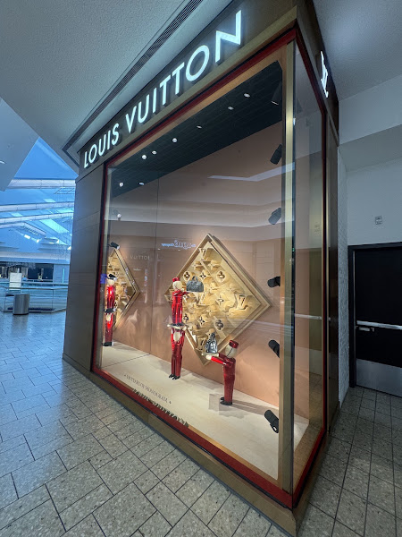 Louis Vuitton Denver Cherry Creek 2