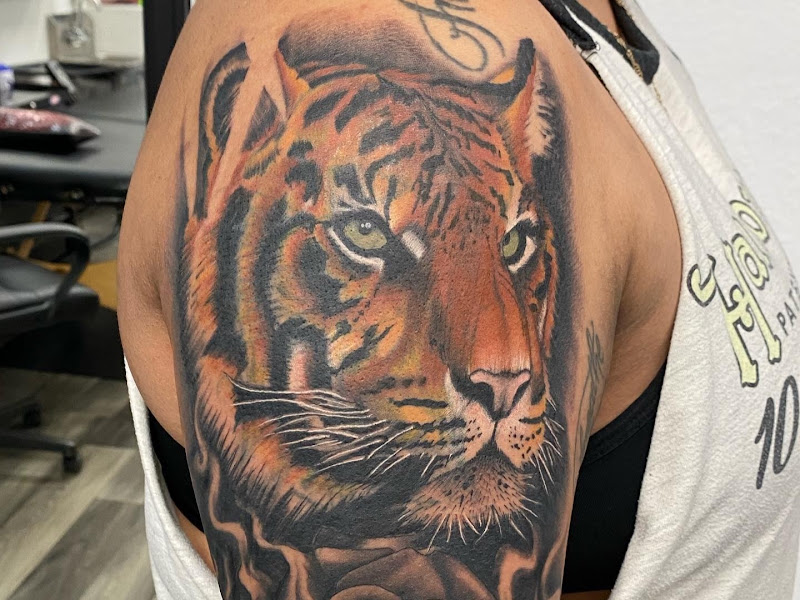 Ikonik Ink Tattoo 2