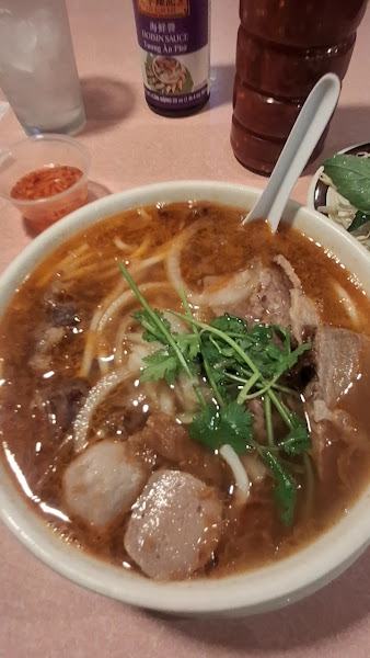 Saigon Phở & Seafood Restaurant 3