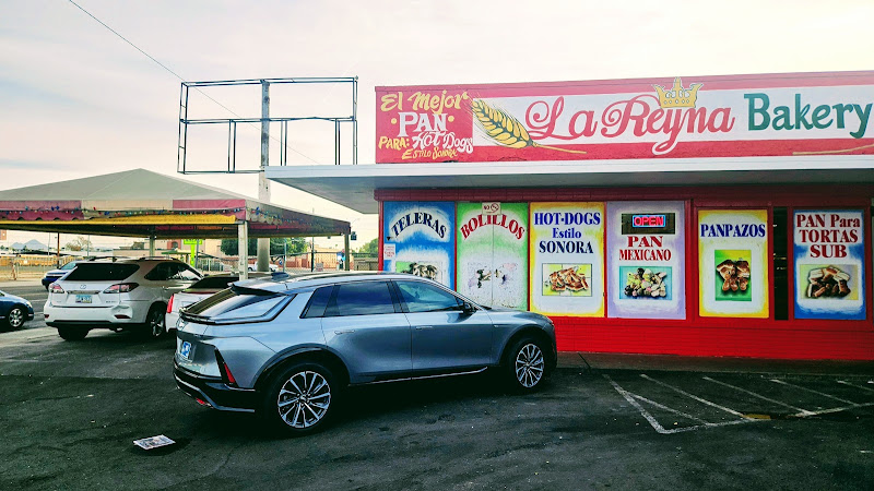 La Reyna Bakery 2