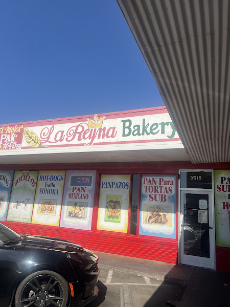 La Reyna Bakery 4