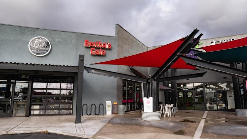 Bertha's Cafe & Catering 2