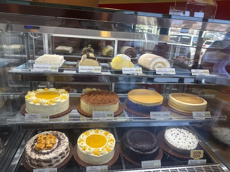 Red Ribbon Bakeshop 4