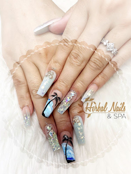 Herbal Nails & Spa 5