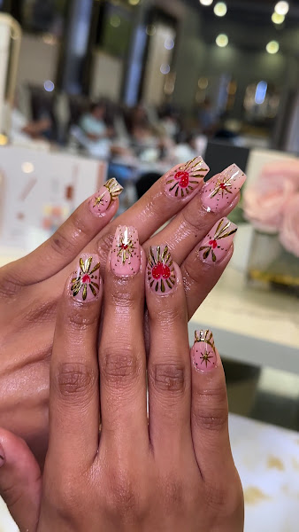 Luxe Nail Bar 3