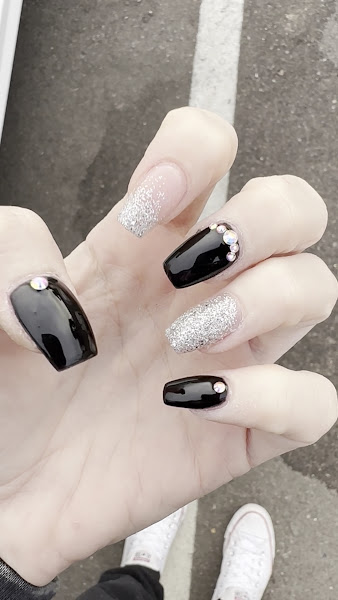 Phoenician Nails 3