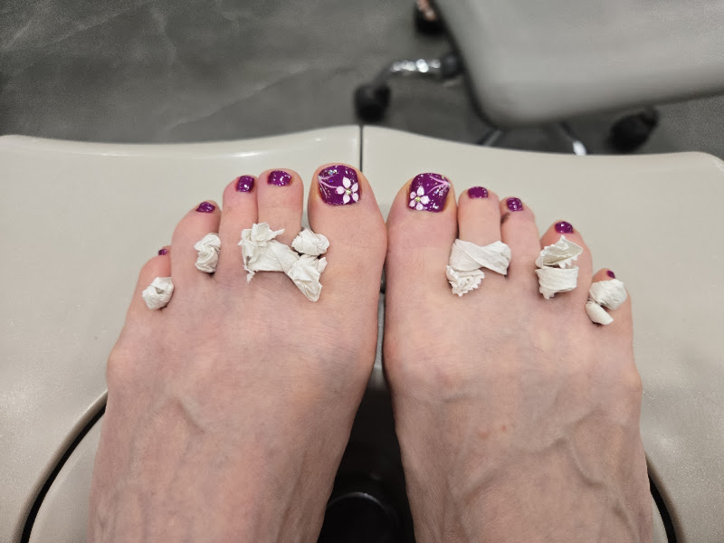 AT Elle's Nails and Spa, LLC 4