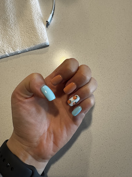 Pretty Little Nails & Spa 3