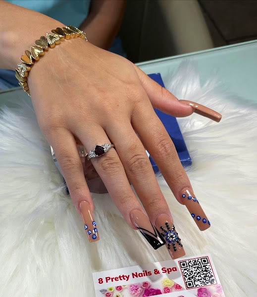 8 Pretty Nails & Spa 2 4