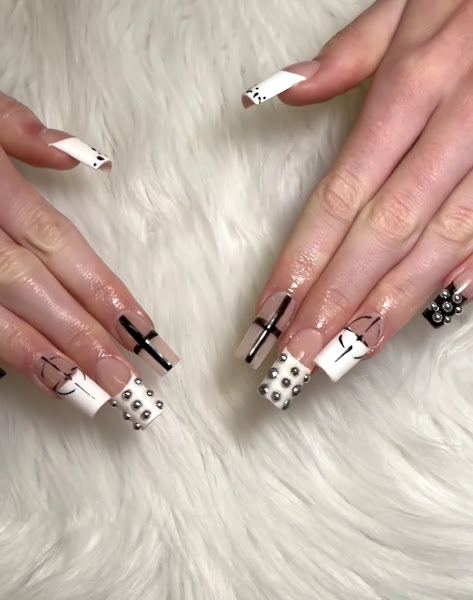 Honey Nails Salon 3