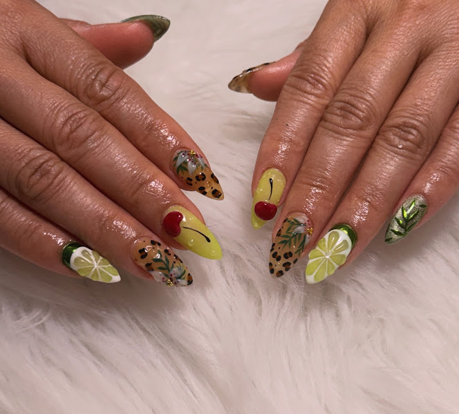 Honey Nails Salon 4
